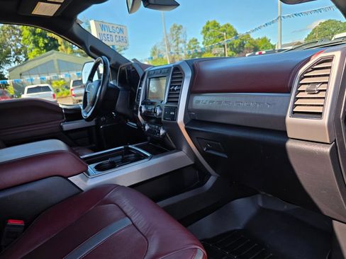 Used 2019 Ford F350 Platinum w/ Platinum Ultimate Package AWD/4WD image 25