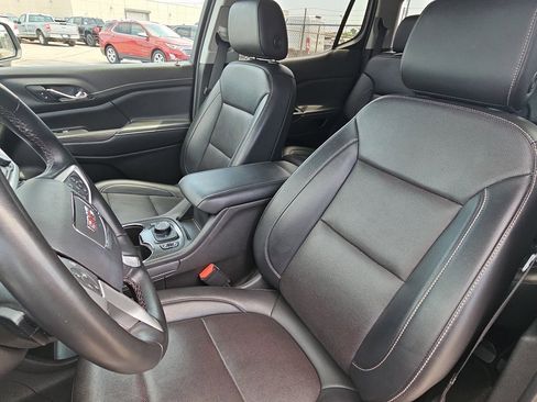 Used 2023 GMC Acadia SLT image 30