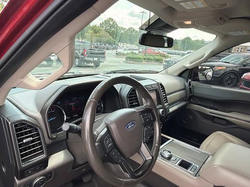 Used 2019 Ford Expedition Limited w/ Equipment Group 302A RWD image 9