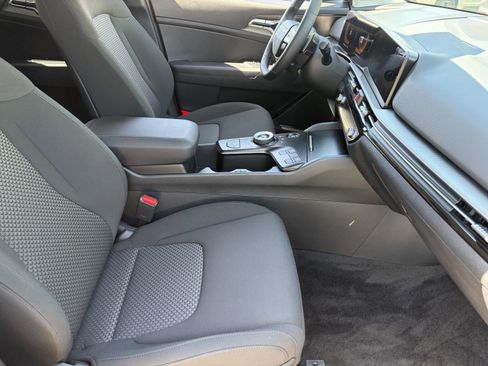 New 2026 Kia Sportage S AWD/4WD image 9