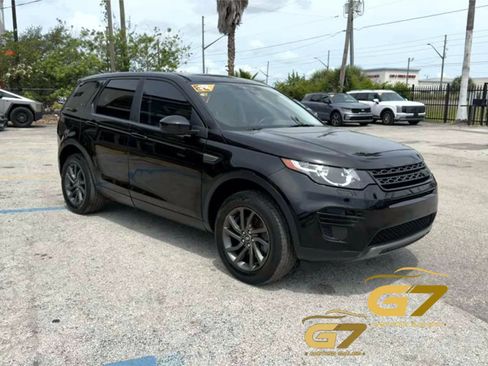 Used 2019 Land Rover Discovery Sport SE AWD/4WD image 6