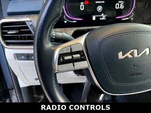 Used 2024 Kia Telluride EX w/ EX Captain's Chair Package AWD/4WD image 3