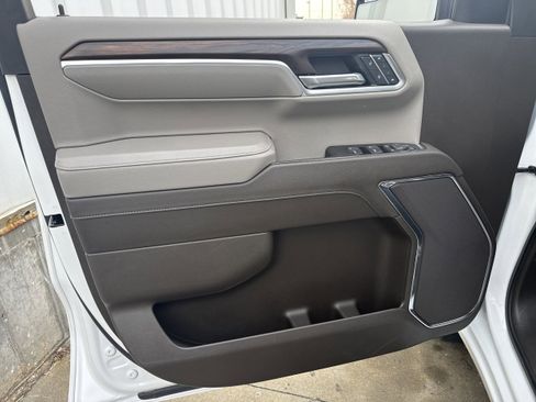 Used 2025 GMC Sierra 1500 SLT image 8