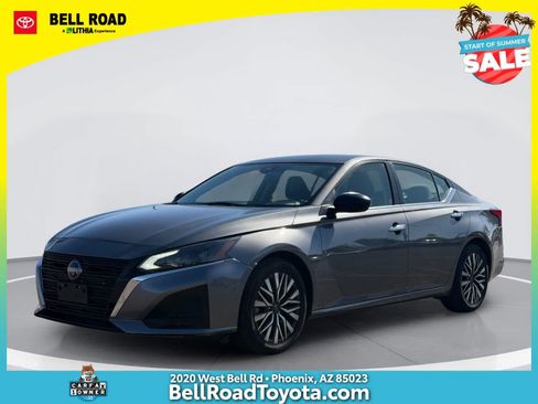 Used 2024 Nissan Altima 2.5 SV FWD image 1