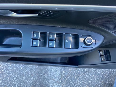 Used 2013 Volkswagen Eos FWD image 15