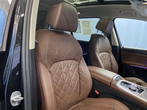 Used 2023 BMW X7 xDrive40i w/ Parking Assistance Package image 51