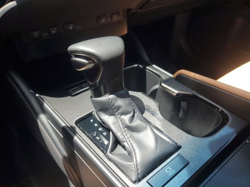 Certified 2024 Lexus ES 350 w/ Premium Package image 28