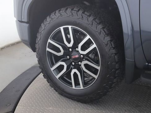 Used 2022 GMC Sierra 1500 AT4 w/ AT4 Premium Package AWD/4WD image 13