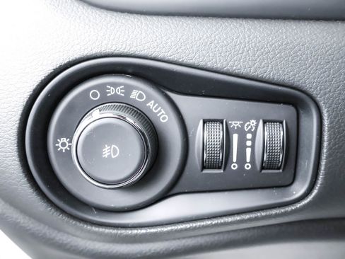 Used 2022 Jeep Renegade Trailhawk w/ Sun/Sound Group image 23