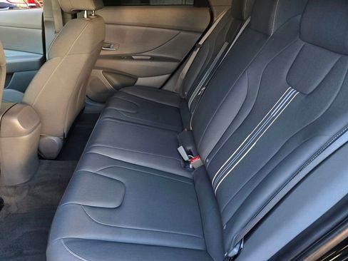 Used 2023 Hyundai Elantra Blue image 12