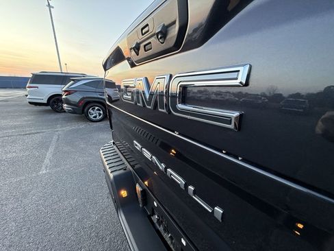 Certified 2024 GMC Sierra 2500 Denali Ultimate image 38