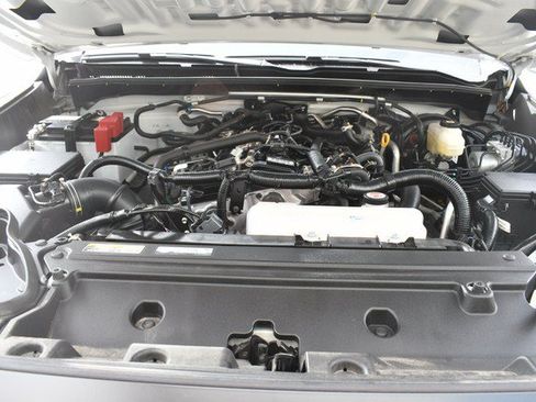 Certified 2025 Toyota 4Runner SR5 AWD/4WD image 30
