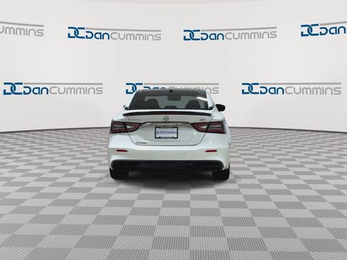 Used 2019 Nissan Maxima SR w/ Premium Package FWD image 7