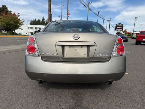 Used 2005 Nissan Altima 3.5 SE image 5