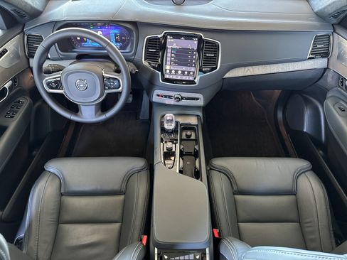 Used 2023 Volvo XC90 T8 Ultimate w/ Lounge Package AWD/4WD image 4