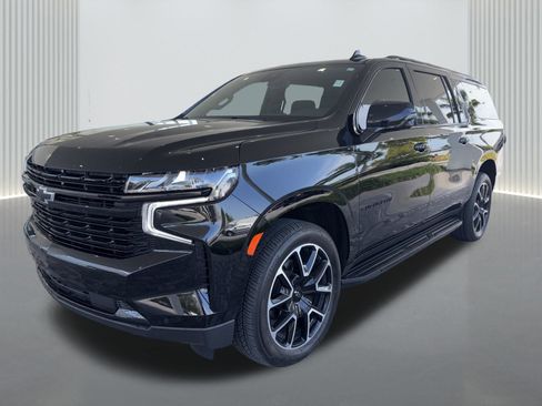 Used 2024 Chevrolet Suburban RST w/ Luxury Package AWD/4WD image 9