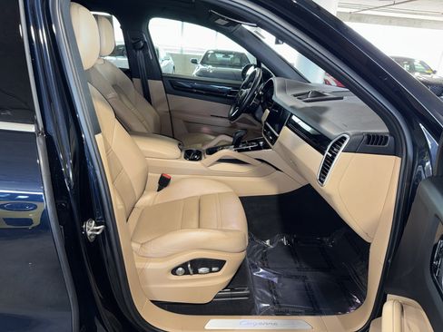 Used 2021 Porsche Cayenne image 10