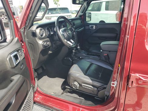 Used 2021 Jeep Wrangler Unlimited Sahara AWD/4WD image 12