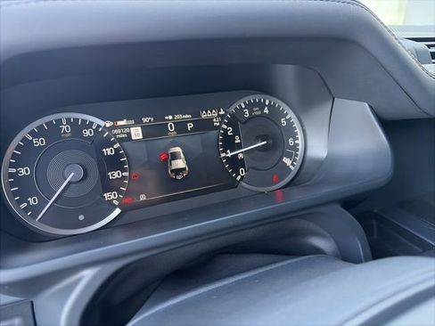 Used 2023 Land Rover Defender 110 X-Dynamic SE AWD/4WD image 8