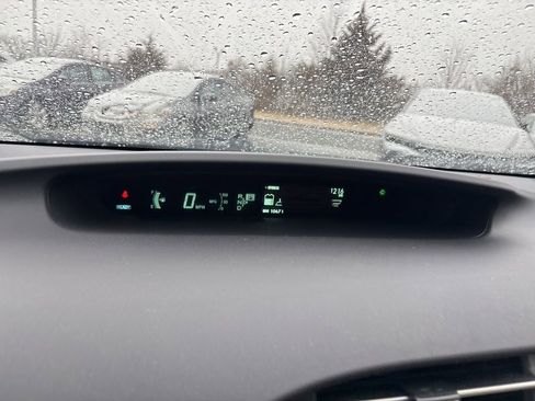 Used 2012 Toyota Prius Two image 11