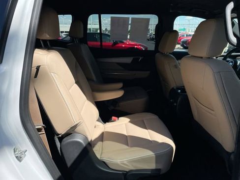 Used 2026 Buick Enclave Preferred FWD image 19