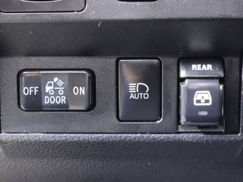 Used 2018 Toyota Tundra SR5 w/ TRD Off Road Package image 11