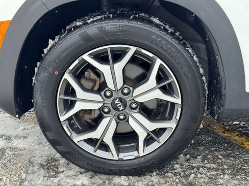 Used 2021 Kia Seltos EX image 10