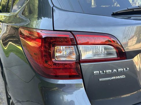 Used 2018 Subaru Outback 2.5i Limited AWD/4WD image 54