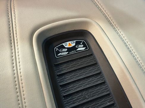 Used 2018 Cadillac Escalade Luxury image 39