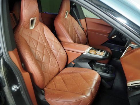 Used 2023 BMW iX xDrive50 w/ Ultimate Package 2 image 2