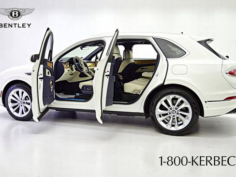 New 2025 Bentley Bentayga Plug-In Hybrid image 5