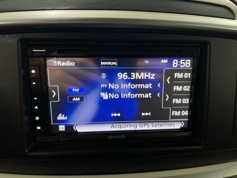 Used 2017 Kia Sorento AWD image 14