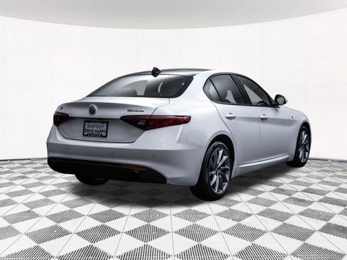 Used 2022 Alfa Romeo Giulia Ti AWD/4WD image 12