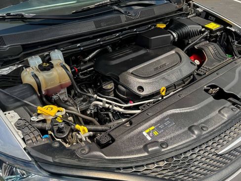 Used 2020 Chrysler Voyager L FWD image 26