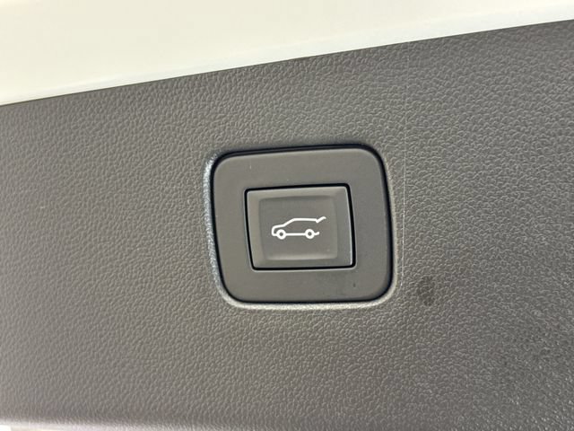 Certified 2025 Buick Envista Sport Touring FWD image 25