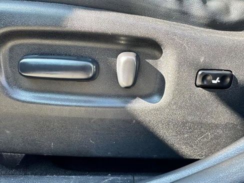 Used 2011 Toyota Highlander SE image 31