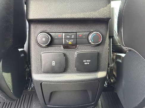 Used 2018 Ford Explorer Platinum AWD/4WD image 17