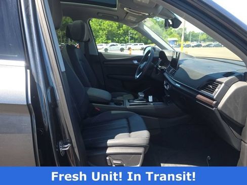Used 2023 Audi Q5 2.0T Premium w/ Convenience Package AWD/4WD image 12