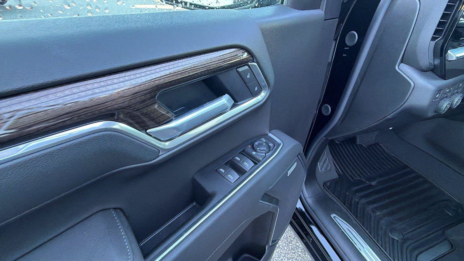 New 2026 Chevrolet Silverado 1500 RST w/ Convenience Package II AWD/4WD image 17