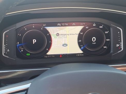 Used 2022 Volkswagen Tiguan SEL R-Line image 25