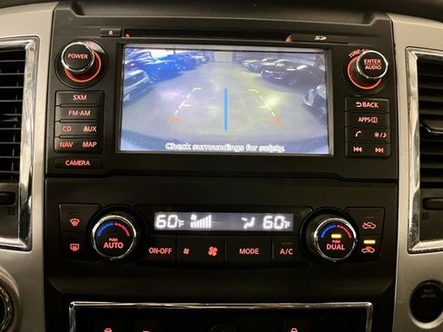 Used 2018 Nissan Titan SV w/ SV Convenience Package image 15
