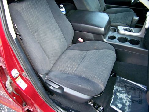 Used 2010 Toyota Tundra 4x4 Double Cab image 36