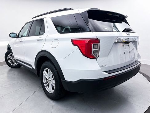 Used 2021 Ford Explorer XLT image 2