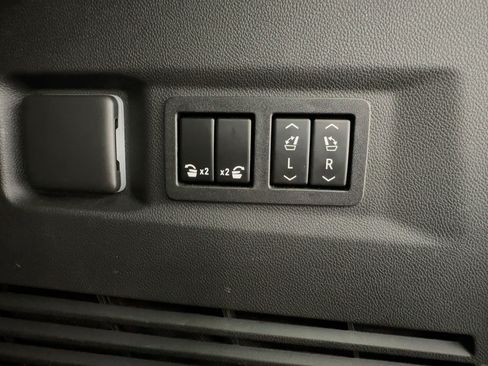 Used 2022 Chevrolet Tahoe RST w/ Luxury Package image 30