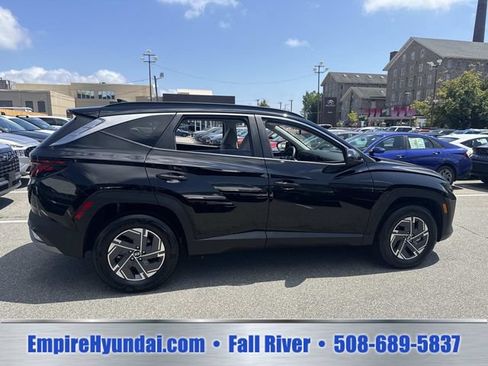 Used 2025 Hyundai Tucson Blue AWD/4WD image 3