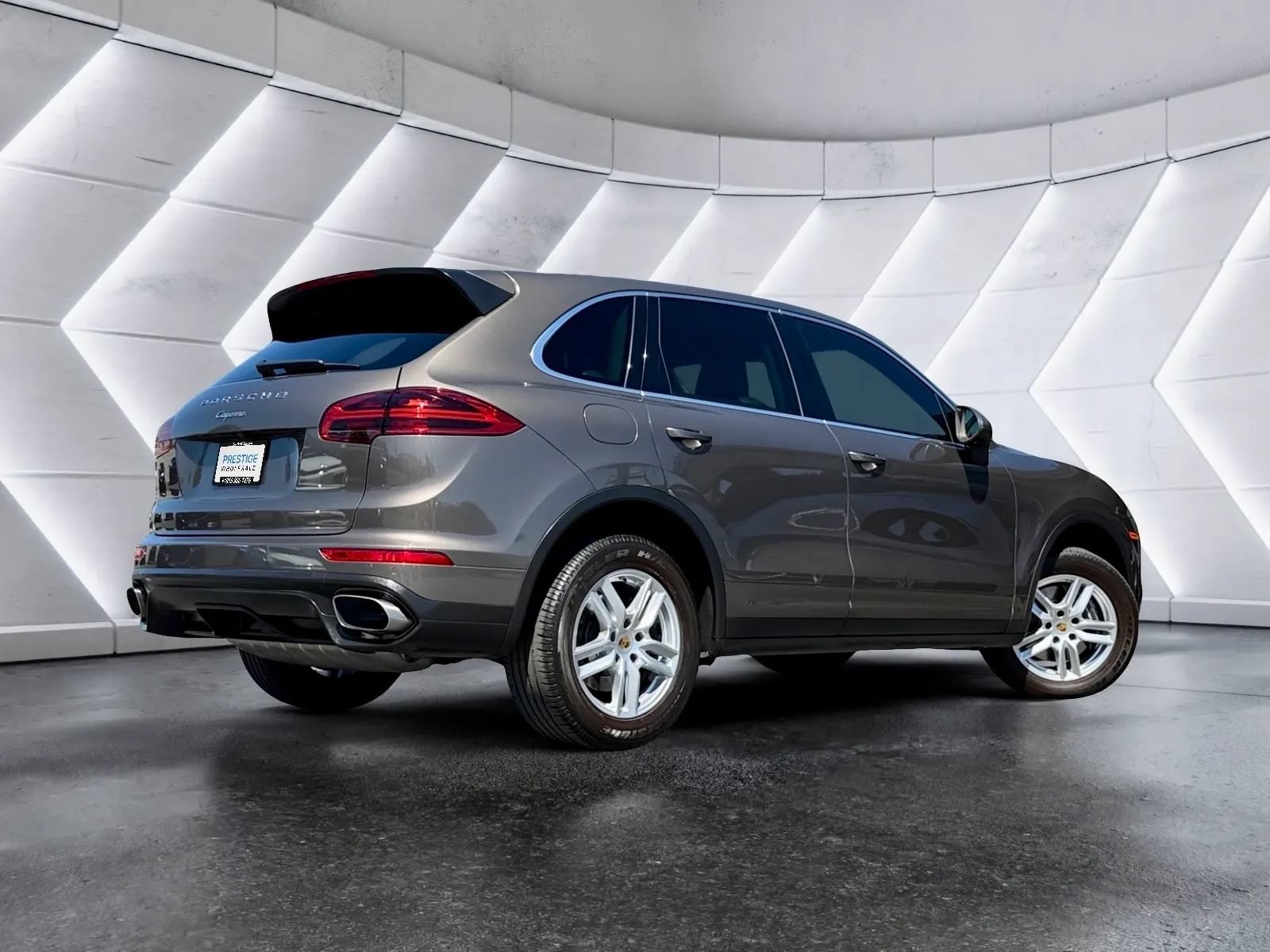 Used 2016 Porsche Cayenne AWD/4WD image 8