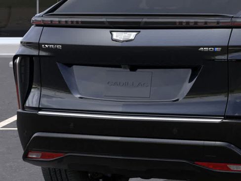 New 2025 Cadillac Lyriq Luxury image 14