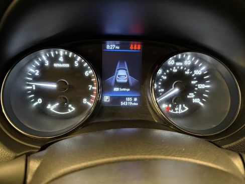 Used 2021 Nissan Rogue Sport S image 9