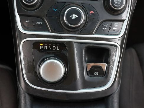 Used 2015 Chrysler 200 Limited w/ Convenience Group FWD image 32