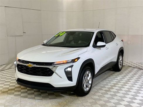 Used 2024 Chevrolet Trax LS w/ LS Convenience Package image 20